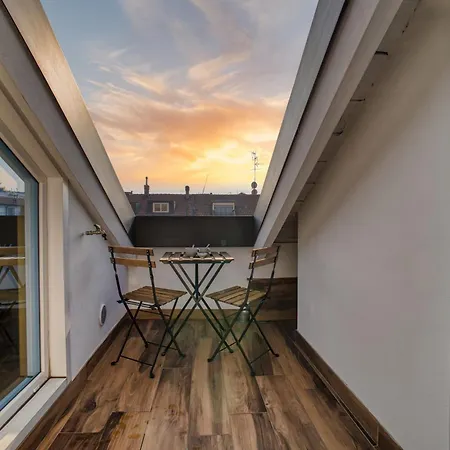 Just Urban - Esclusivo Attico Con Balcone Vista Duomo - 5min M4 밀라노