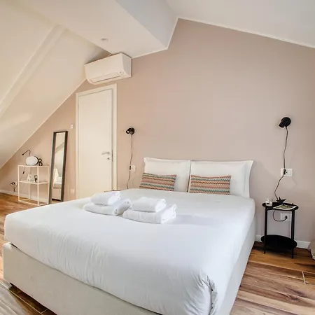 아파트 Just Urban - Esclusivo Attico Con Balcone Vista Duomo - 5min M4 *
