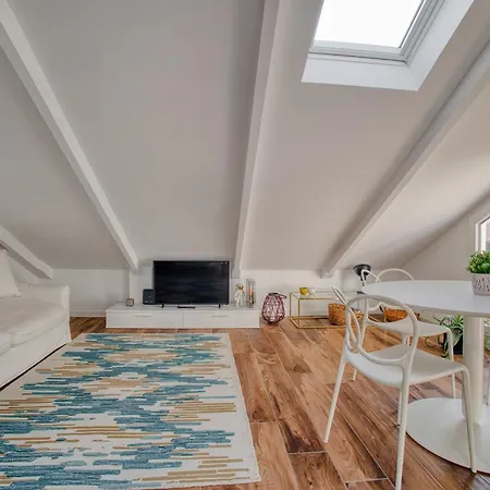 아파트 Just Urban - Esclusivo Attico Con Balcone Vista Duomo - 5min M4