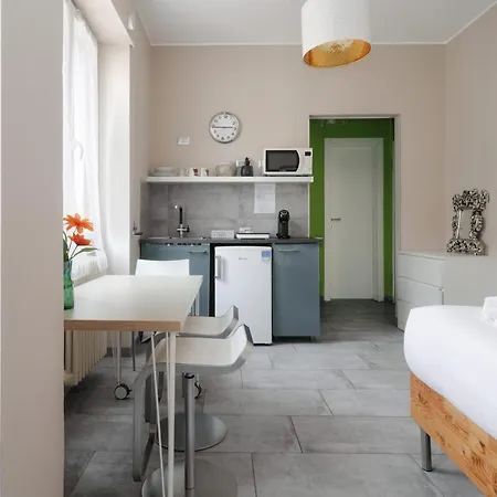 Apartment Station 33 Via Sammartini *