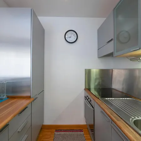 Xenia - Cozy Two-room Apt In Isola Area *