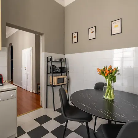 Nerino House, Elegante E Tranquillo A 5 Minuti Dal Duomo Apartman