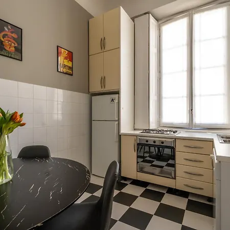 Nerino House, Elegante E Tranquillo A 5 Minuti Dal Duomo Appartement Milaan
