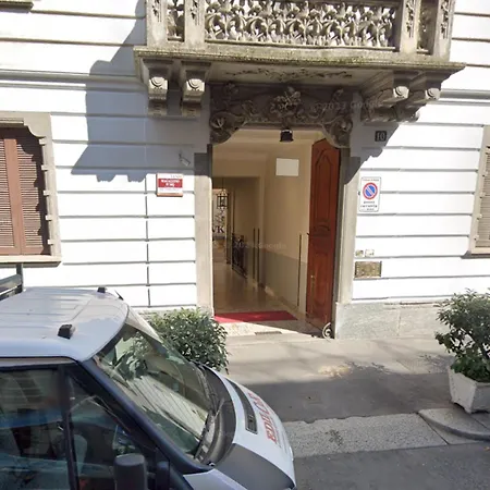 Xenia - Elegant Two-room In Porta Venezia Milan