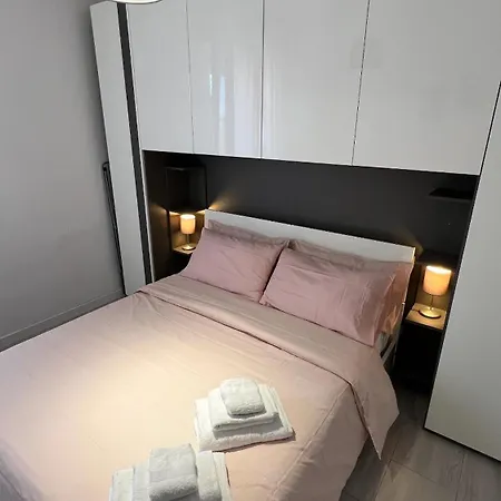 Appartamento Rafael - 10 Min From Linate Airport, Fs, Ospedale San Raffaele *