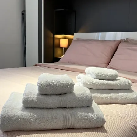 Rafael - 10 Min From Linate Airport, Fs, Ospedale San Raffaele Lägenhet Milano