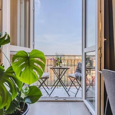 Cozy Retreat In The City Center