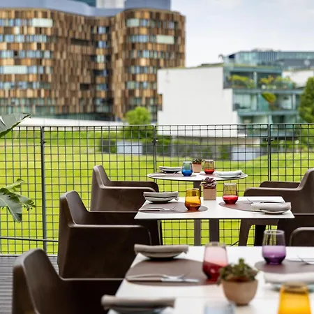 Hotel H2c Milanofiori 4*