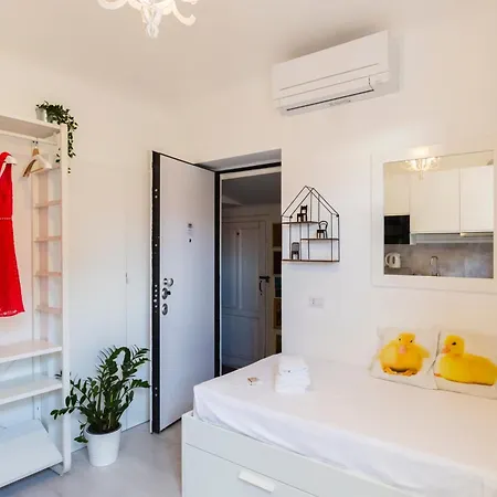 Commenda White Milan