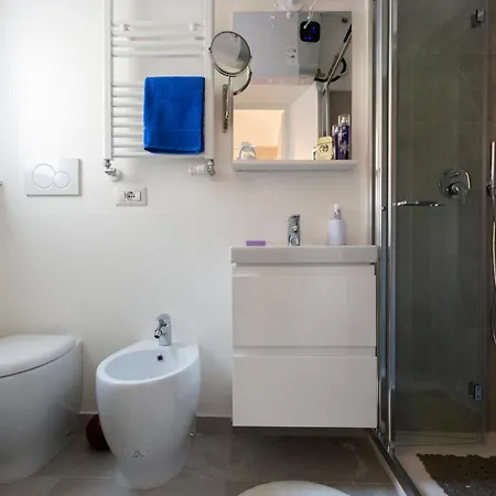 Commenda White Milan