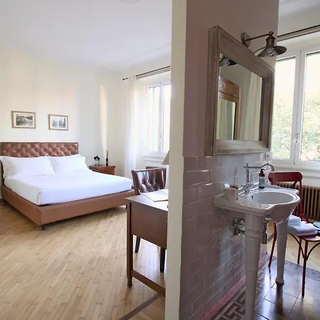 Porta Tosa Boutique Bed and breakfast 4*