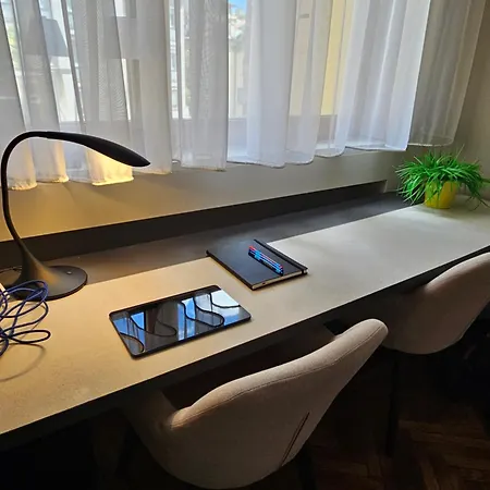 Exclusive Floor 2-bedroom Flat