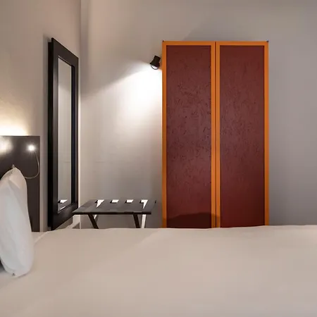 سافونا 18 سويتس 4* ميلان