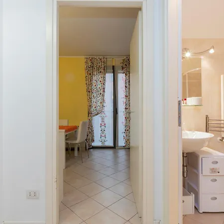 Xenia - Spacious Three-room 10 Min From Linate Apartamento *