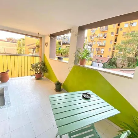 Apartment Conte Rosso House, Con Doppia Terrazza In Coorte Tranquilla A Due Passi Da Stazione E Metropolitana Lambrate Milan