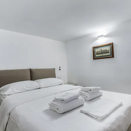 Apartment Luxury Duplex Corso Magenta 4pax-wifi-tasso