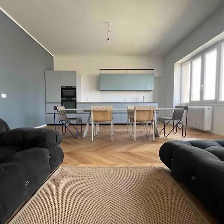 Skyline Three Apartment Milan