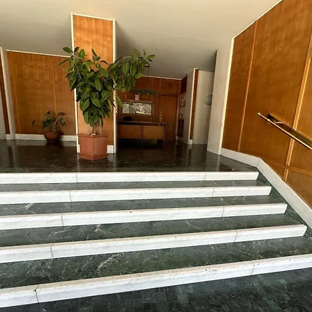 Difronte A San Siro شقة