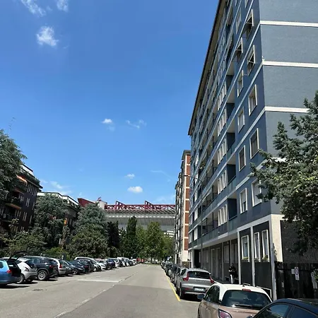 Difronte A San Siro * Milaan