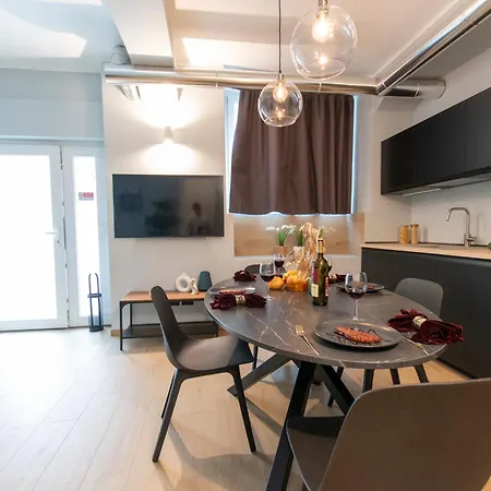 Ihost Luxury -free Parking- Plana 6 *