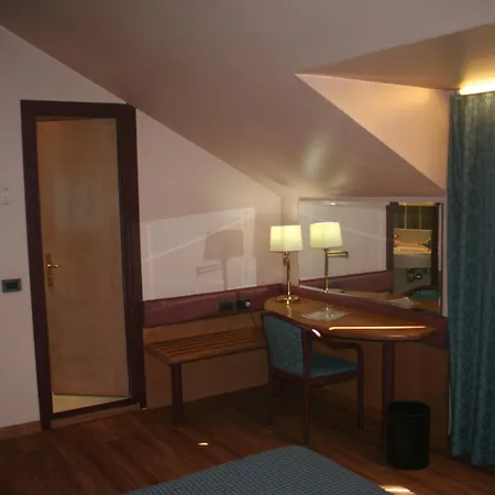 Albert Hotel