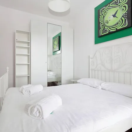 Appartamento Joivy Lovely 4-bed Flat With Balcony Milano