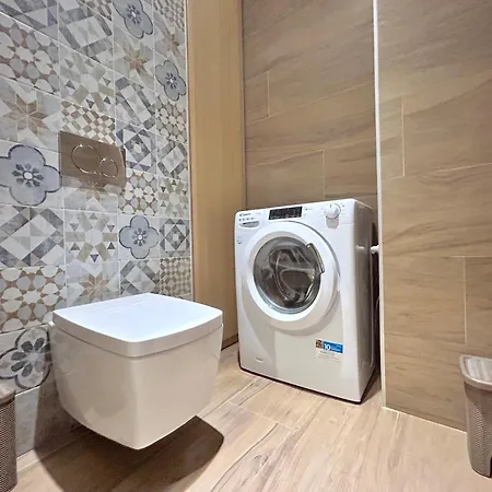 Apartment R39 Elegant With Private Parking