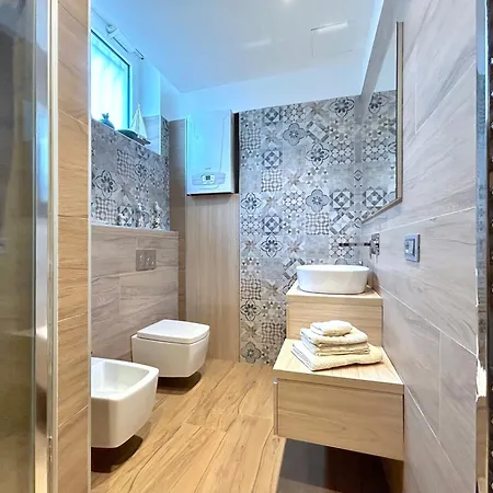 R39 Elegant With Private Parking Apartamento *