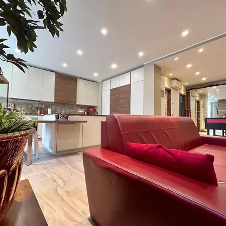 R39 Elegant With Private Parking *