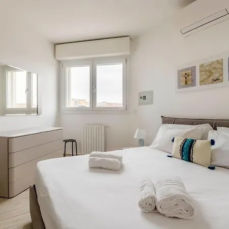 Brand New 3 Bedrooms In Navigli Area