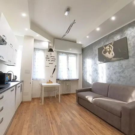N&ghomesweethome Canova Accogliente - Affari شقة ميلان