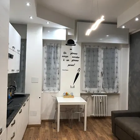 N&ghomesweethome Canova Accogliente - Affari شقة ميلان