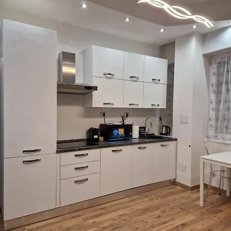 Apartament N&ghomesweethome Canova Accogliente - Affari