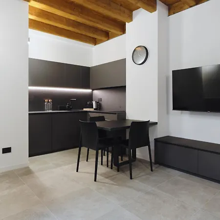 Just Urban - Boutique With Parking And Gym Milano