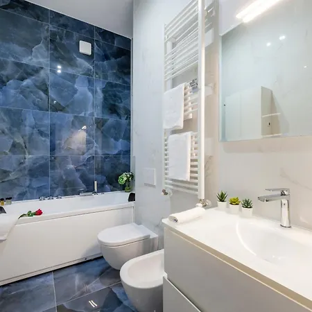 Giacosa, 71 – Comodo Per 6 Milano