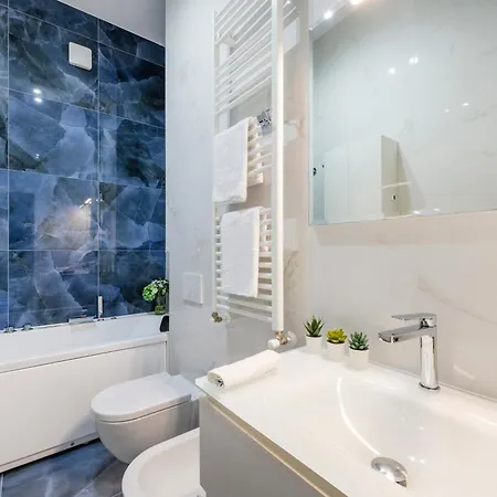 Giacosa, 71 - Comodo Per 6 Milan