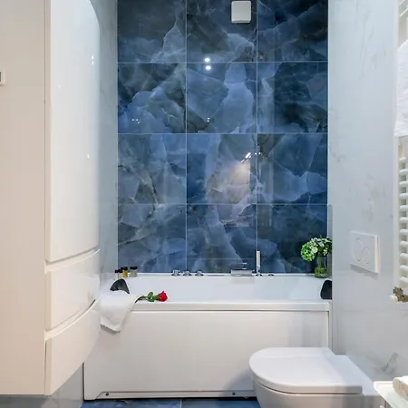 Giacosa, 71 – Comodo Per 6 Milano