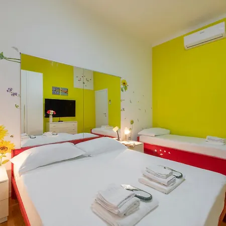 Giacosa, 71 - Comodo Per 6 * Milan