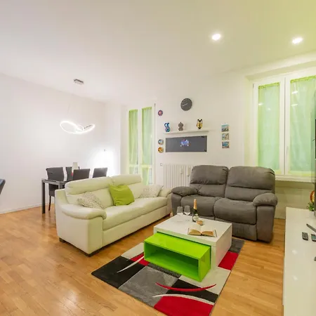 Giacosa, 71 – Comodo Per 6 Milano