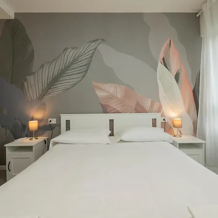 Ihost Luxury - Neg Roli 8 Appartement