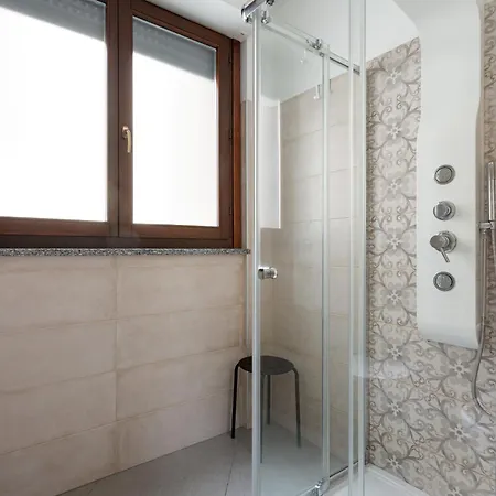 Guesthost - Gorla M1 & Martesana Terrace * Mailand