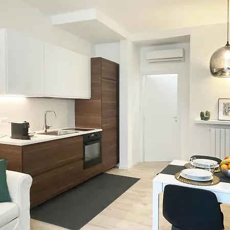 Apartment Cozy And Quiet In Isola District Milan