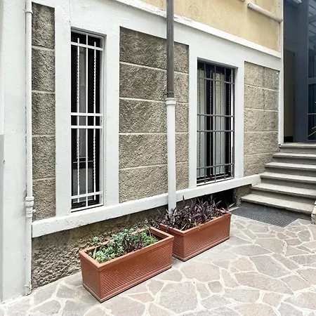 Cozy And Quiet In Isola District Apartment *