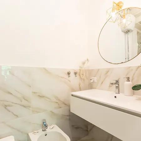 - Alzaia Naviglio Grande Apartamento