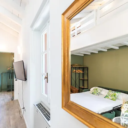 - Alzaia Naviglio Grande * 밀라노