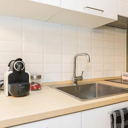 - Alzaia Naviglio Grande *