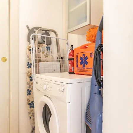 - Alzaia Naviglio Grande Apartamento