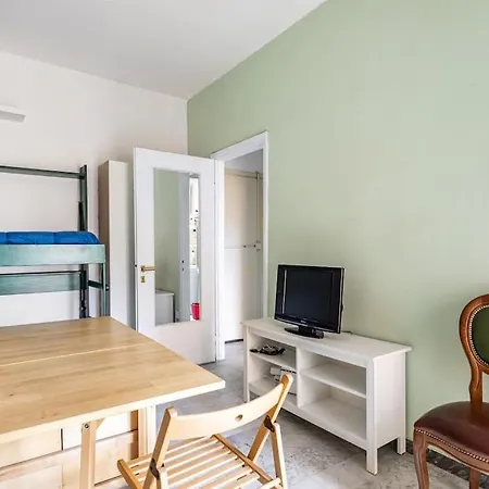 5 Minuti Dai Navigli - Wifi Gratis - Monolocale Ben Servito Appartamento