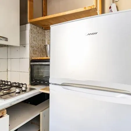 5 Minuti Dai Navigli - Wifi Gratis - Monolocale Ben Servito * Milano