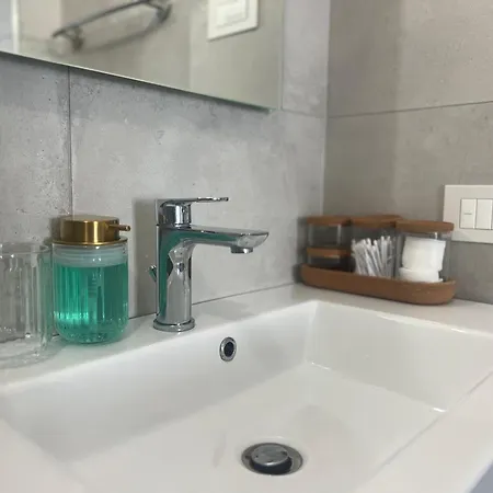 アパート Regina In Melegnano - Wifi, Breakfast Box And Terrace